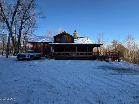 75 Forest Way, Ticonderoga, NY 12883