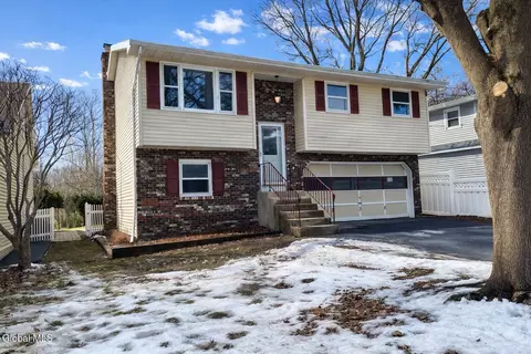 238 Ward Ave, Schenectady, NY 12304