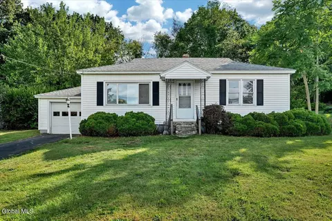 211 Shaker Rd, Albany, NY 12211