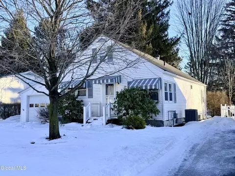 216 N Chase St, Johnstown, NY 12095