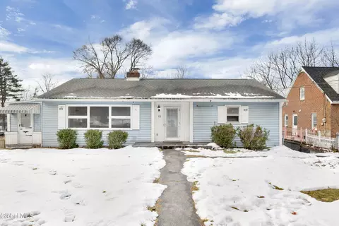 11 Hillside Ave, Colonie, NY 12205