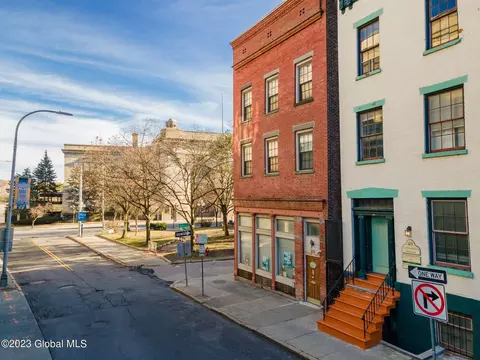 46 Columbia St, Albany, NY 12207