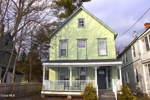 19 Saratoga Ave, Round Lake, NY 12151