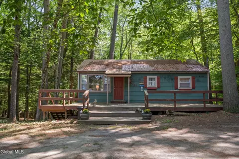 94 Sagamore St, Lake Luzerne, NY 12846