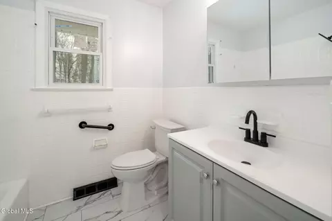Bath - 120 E Palmer Ave, Schenectady, NY 12303 photo 1 of 3