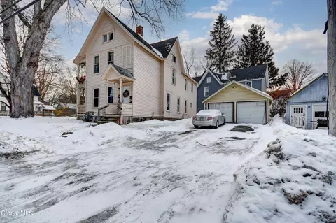 67 W 8th Ave, Gloversville, NY 12078