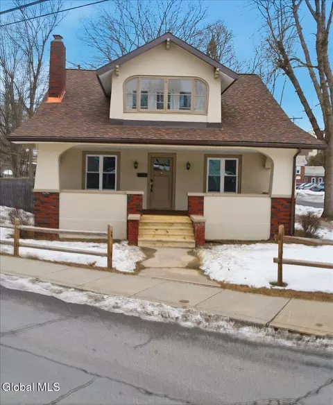 21 Crandall St, Glens Falls, NY 12801