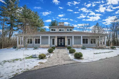 7 Legends Way, Ballston Lake, NY 12019