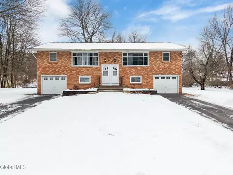 36-38 Brenda Ct, Albany, NY 12203
