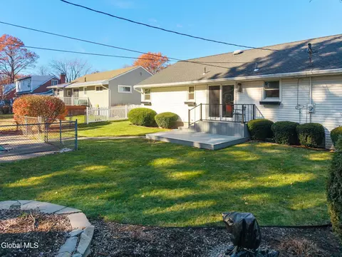 Exterior - 23 Continental Rd, Schenectady, NY 12306 photo 4 of 10