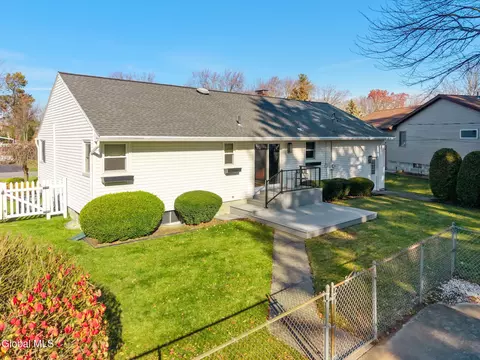 Exterior - 23 Continental Rd, Schenectady, NY 12306 photo 5 of 10