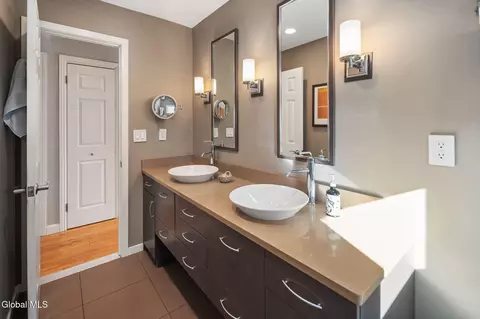 Bath - 23 Continental Rd, Schenectady, NY 12306 photo 2 of 4