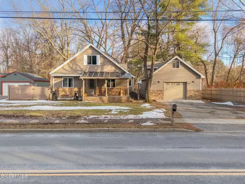 6110 Johnston Rd, Slingerlands, NY 12159
