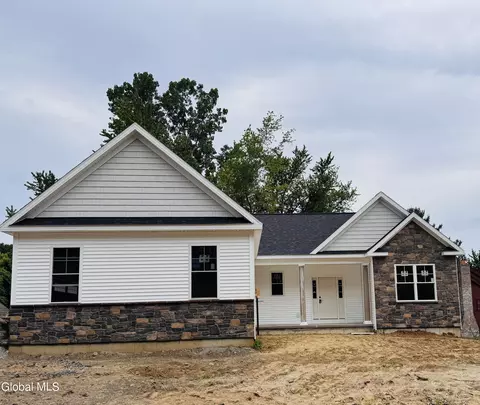 103 Maxwell Rd, Latham, NY 12110