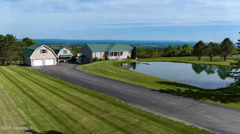 127 Firefly Meadow Rd, Fultonville, NY 12072