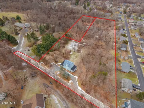 1 Langley Dr, Rensselaer, NY 12144