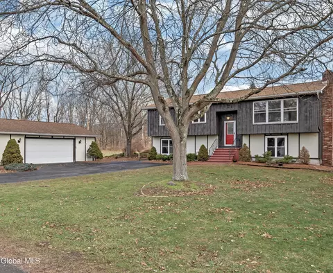11 Empire Dr, Poestenkill, NY 12140