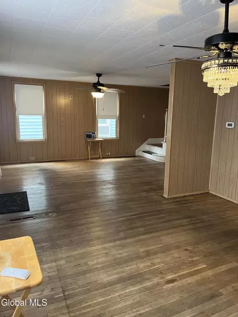 1719 Oneida St, Schenectady, NY 12308 photo 9