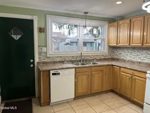 1719 Oneida St, Schenectady, NY 12308 photo 13