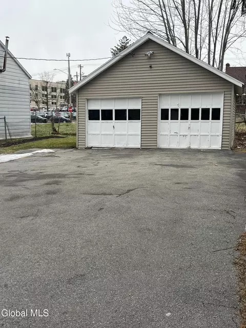 1719 Oneida St, Schenectady, NY 12308 photo 27