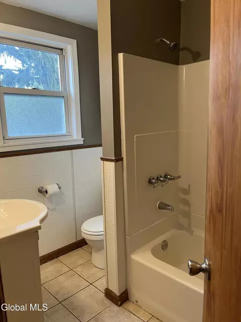 1719 Oneida St, Schenectady, NY 12308 photo 17