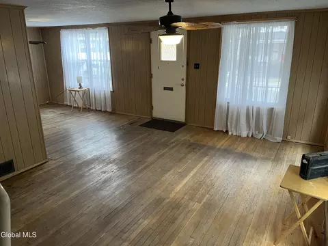 1719 Oneida St, Schenectady, NY 12308 photo 7