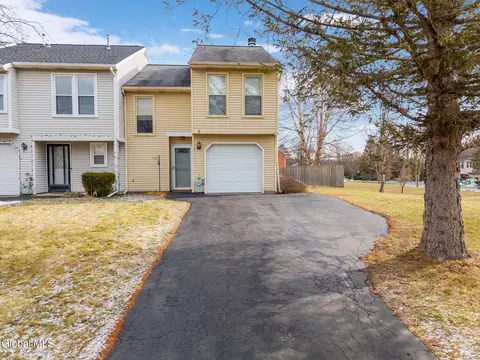 2 Carriage Rd, Clifton Park, NY 12065