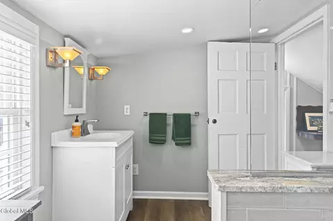 Bath - 1306 Union St, Schenectady, NY 12308 photo 4 of 5