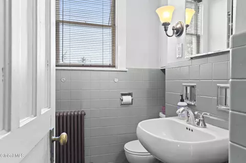 Bath - 1306 Union St, Schenectady, NY 12308 photo 2 of 5