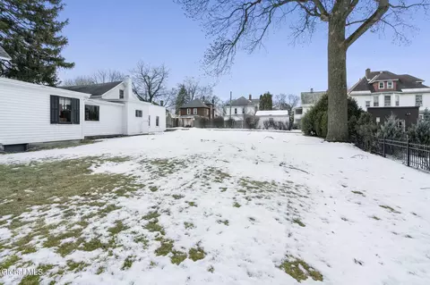 Exterior - 1306 Union St, Schenectady, NY 12308 photo 6 of 10