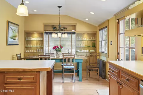 Dining - 1306 Union St, Schenectady, NY 12308 photo 3 of 5