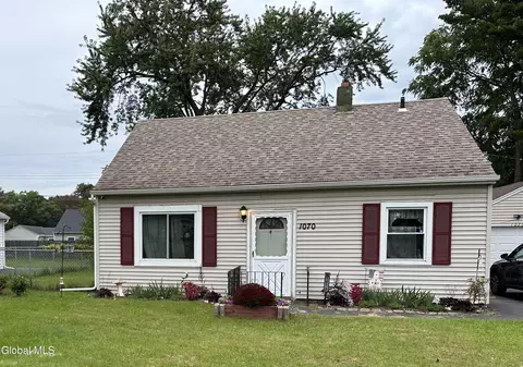 1070 Inner Dr, Schenectady, NY 12303