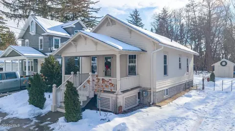 258 Caroline St, Saratoga Springs, NY 12866