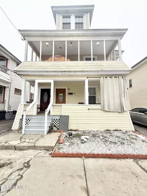 5 Hawk St, Schenectady, NY 12307