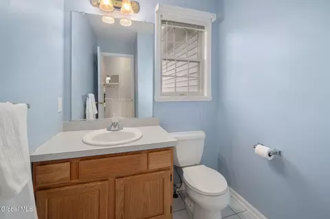 Bath - 91 Daniel St, Slingerlands, NY 12159 photo 1 of 5