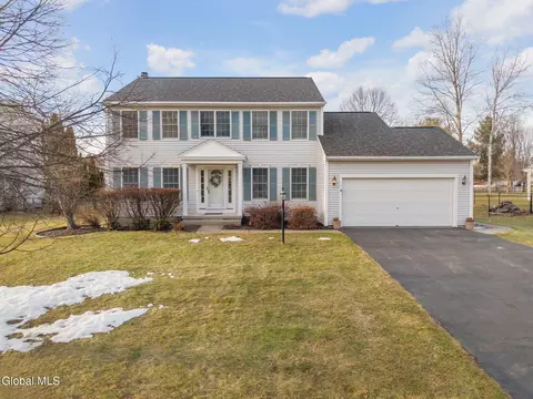 91 Daniel St, Slingerlands, NY 12159