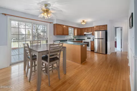 Dining - 91 Daniel St, Slingerlands, NY 12159 photo 3 of 3