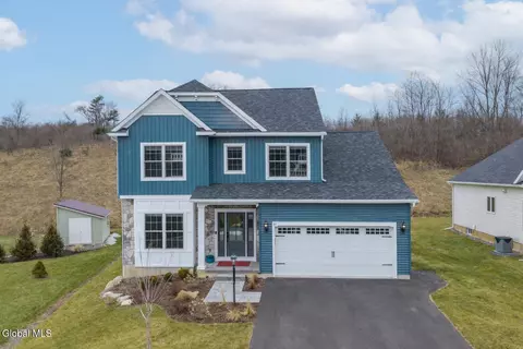 10 Quail Run, Voorheesville, NY 12186