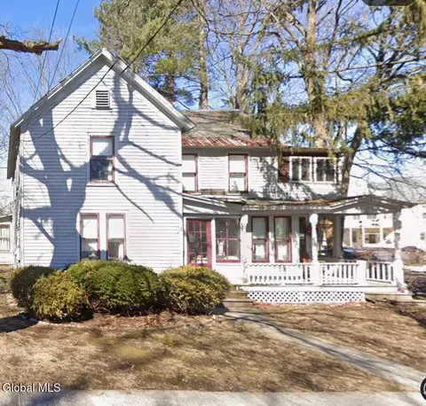 49 Grove St, Ballston Spa, NY 12020
