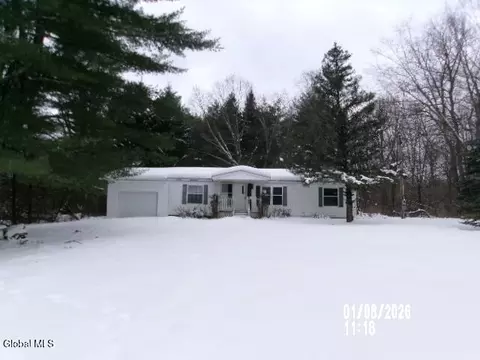 173 Beech St, Mayfield, NY 12117