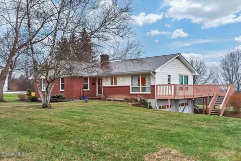 144 Horizon View Dr, East Greenbush, NY 12061