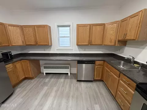 477 9th Ave, Troy, NY 12182