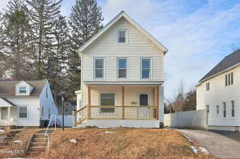 11 Halcyon St, Scotia, NY 12302
