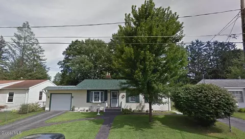 68 Monroe St, Saratoga Springs, NY 12866