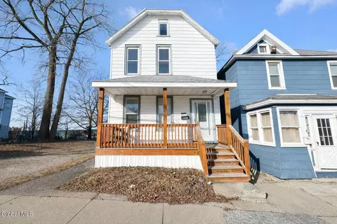 11 Landon Ter, Schenectady, NY 12308