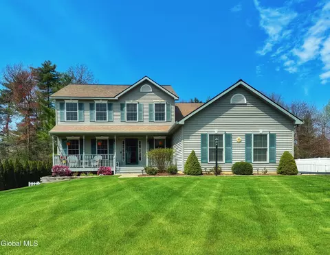 5 Clubhouse Ct, Saratoga Springs, NY 12866