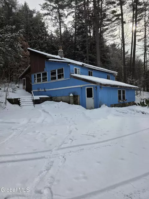 228 Howe Rd, Lake Luzerne, NY 12846