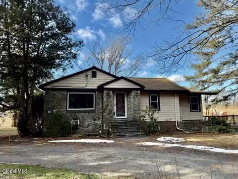 623 State Route 9j, Stuyvesant, NY 12173