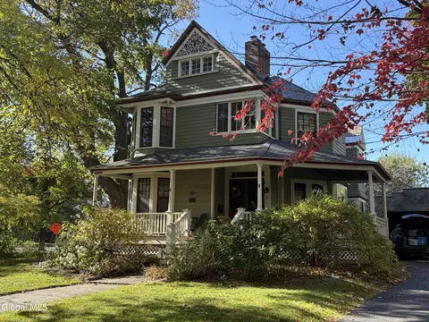 6 N Pine Ave, Albany, NY 12203