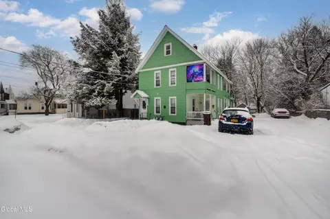 67 6th Ave, Gloversville, NY 12078